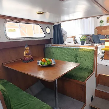 Evasion Romantique Sur Le Rhone Hotel en barco *